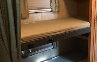 2007 Fleetwood Terra Class A with bunkbeds