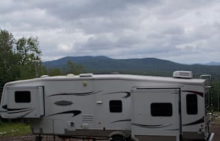 2007 Montana Mountaineer with Big Mountain View!