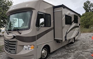 "Ace" :: Class A Thor Motor Coach A.C.E - 2015