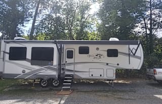 Open Range Highland Ridge 5th wheel 2019