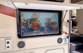 2019 Georgetown GT5 36B5 - 2 full baths and 2 bunk