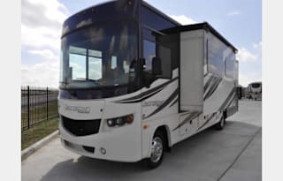 Home on wheels! Dog friendly & Stocked with all the essentials!