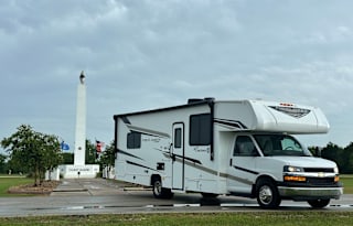 2025 BRAND NEW TOP RATE  FreeLander 27QB CHEV 4500