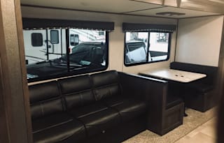 2021 Coleman Coleman Lantern 285BH