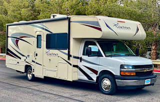 2019 Coachmen RV Freelander 26DS - Low miles