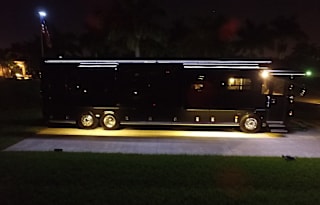 BLACK-OUT custom coach! RARE triple bunk.