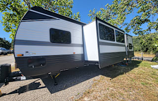 2022 Keystone RV Hideout 318BR