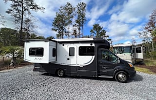 Silver Bullet 2019 Winnebago Fuse 23T Diesel