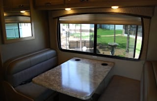 2018 Thor Motor Coach Chateau 22B