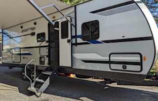 *Delivery Only* 2021 Venture RV SportTrek ST271VMB