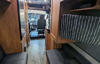 Roadtrek Zion lithium batteries & option Starlink