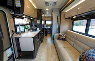 The Super Easy to Drive 2018 Thor Axis Mini Class A!