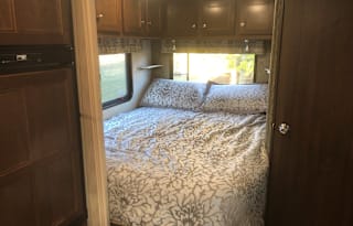 Your family adventure awaits! 2018 Sunseeker 2290S
