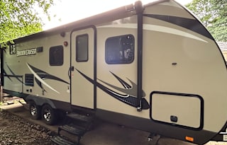 Cruiser RV Shadow Crusier PNFL1545