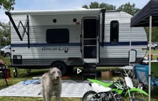 Perfect lightweight camper! Pet Friendly.