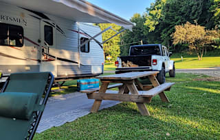 The Hottmess Express KZ Sportsmen S272BH