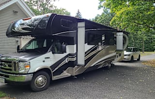 "TURN-KEY" PET-FRIENDLY & KID-APPROVED MOTORCOACH