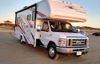 2018 Fleetwood RV Surge 25G