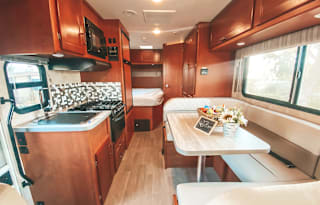 2019 Winnebago Minnie Winnie 22R