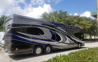 2019 American Coach Dream 42B