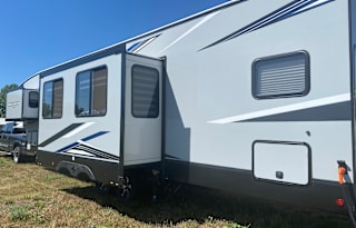 2021 Forest River RV Cherokee Arctic Wolf Suite