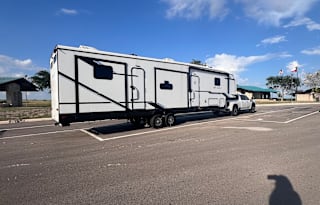DELIVERY ONLY Big Family Fun RV Rental