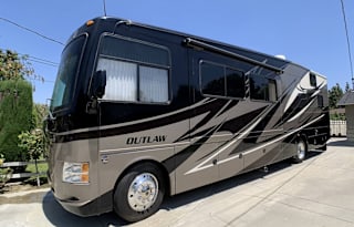 2013 Thor Motor Coach Outlaw 37LS