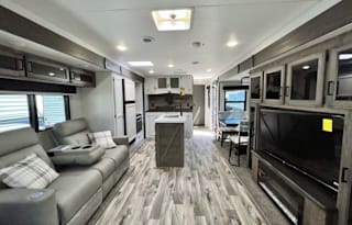 STUNNING 37’ Travel Trailer - Vacation on wheels!