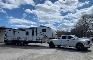 Traveling Bed’r! Two Bathroom Sabre