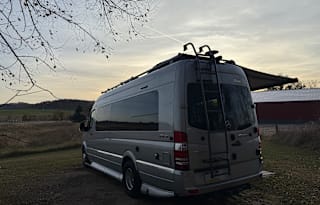 Hilda the Explorer! Great MPG, Solar & Generator!