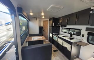 Over Yonder's Comfortable and Spacious RV Rental