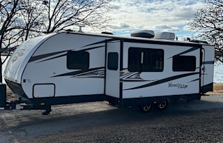 Spacious Highland Ridge Bunkhouse with Mega slide