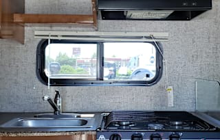 2017 Coachmen RV Leprechaun 220QB Ford 350