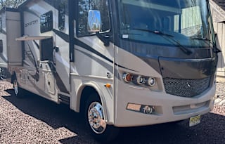 Luxury on Wheels – Your Adventure Awaits!