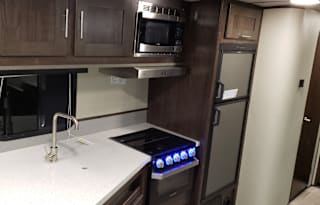 2020 Radiance Ultra lite Earnest and Yvettes kid approved RV rental