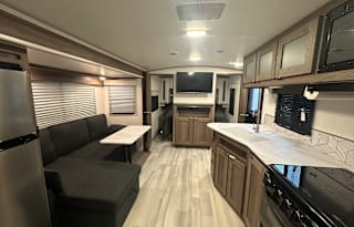 BUNKHOUSE CAMPER! 2024 MPG 2500BH! DELIVERY!