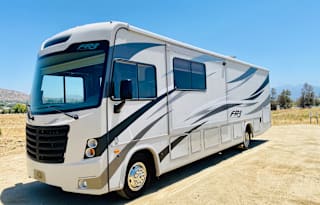 Your Home On Wheels! No Special License Needed!
