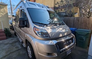 Roadtrek Zion lithium batteries & option Starlink