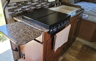 2016 Thor Motor Coach Chateau 23U