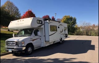 2013 Coachmen RV Freelander 32BH Ford 450