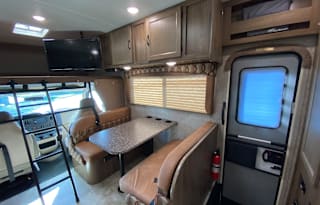★ RVnBLife Seattle ★ 2017 Coachmen Freelander ★