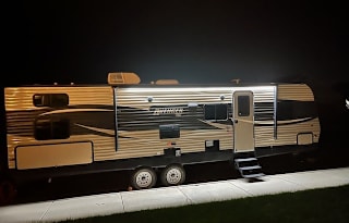2018 Prime Time RV Avenger ATI 27DBS