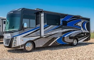 F2022 CONVENIENT & EASY TO DRIVE RV!!!