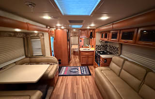 31 feet of Bliss! W/ 3 slide outs!!