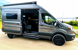 Adventure Van, 4x4, Off-Grid Electric, Heat & AC!