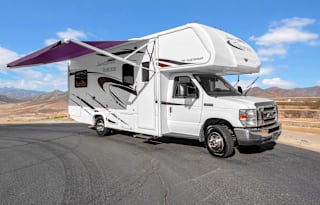 Your Home on Wheels: Stylish & Spacious Motorhome