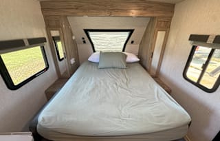 Fully equipped Palomino Solaire Ultra Light