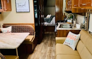 2018 Coachmen Pursuit ** No Special License Needed To Drive**