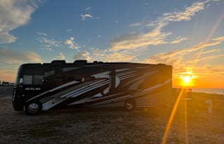 2023 Thor Outlaw 38KB with a Garage/Patio!