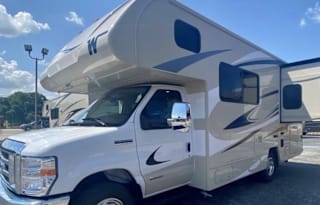 2020 Winnebago Minnie Winnie 22M